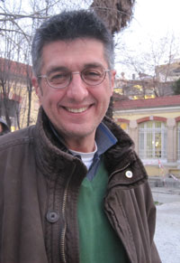 Galip Tekin, l&#39;une des grandes figures de la BD turque: Photo : D. Pasamonik (L&#39;Agence BD) - Galip-Tekin-jan-2011-_8_
