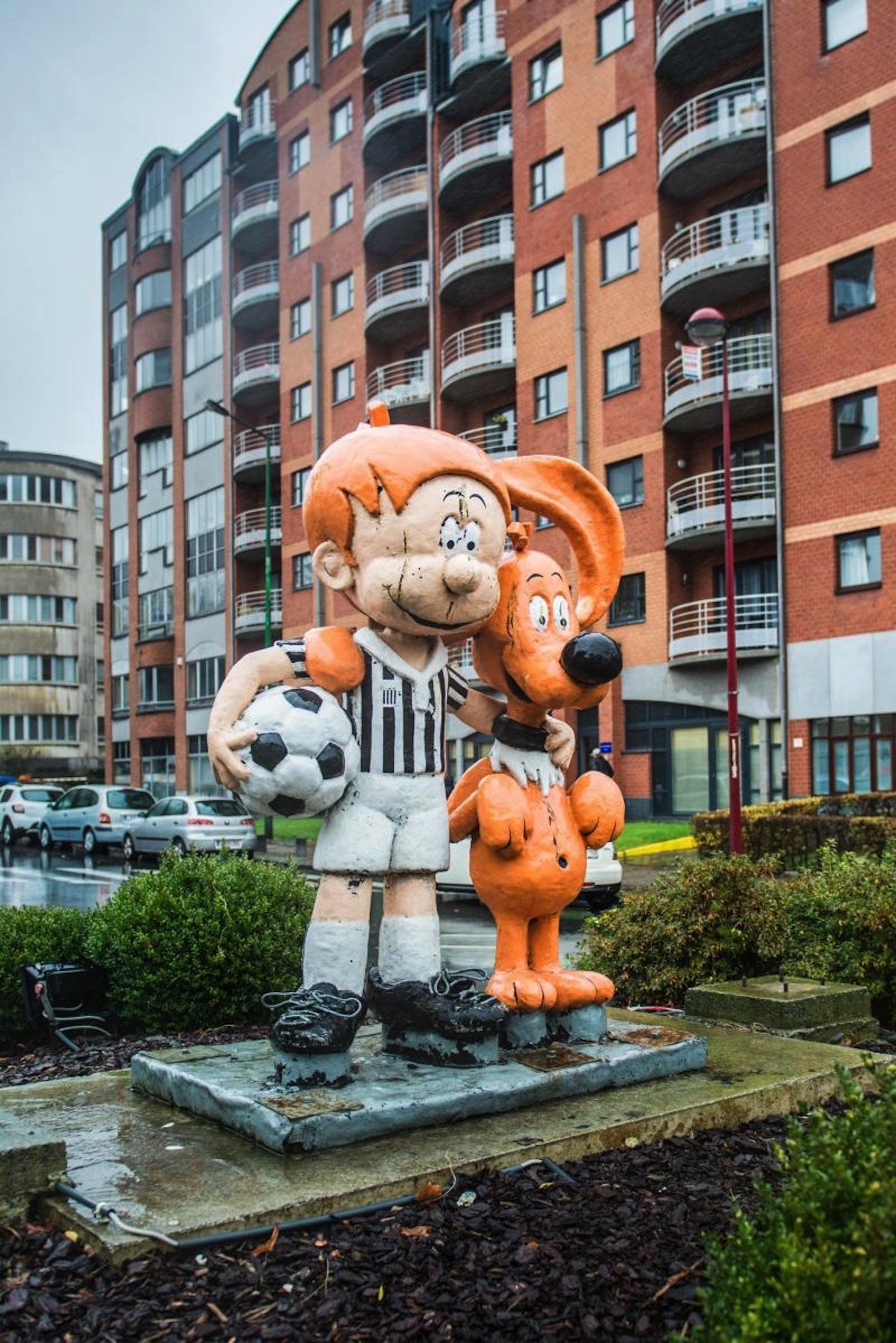 Dupuis offre une seconde jeunesse aux statues de BD de Charleroi