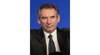 François Bayrou (Candidat du Modem aux Présidentielles 2012) : " La BD peut être une porte d'accès sur des questions tout à fait fondamentales"