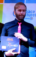 Philippe Valette reçoit le Prix Landerneau 2017 pour « Jean Doux et le mystère de la disquette molle »