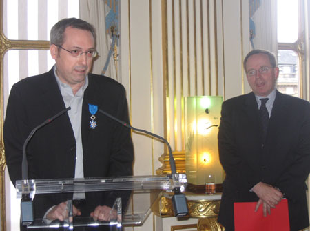 Guy Delcourt, Chevalier dans l'Ordre national du Mérite