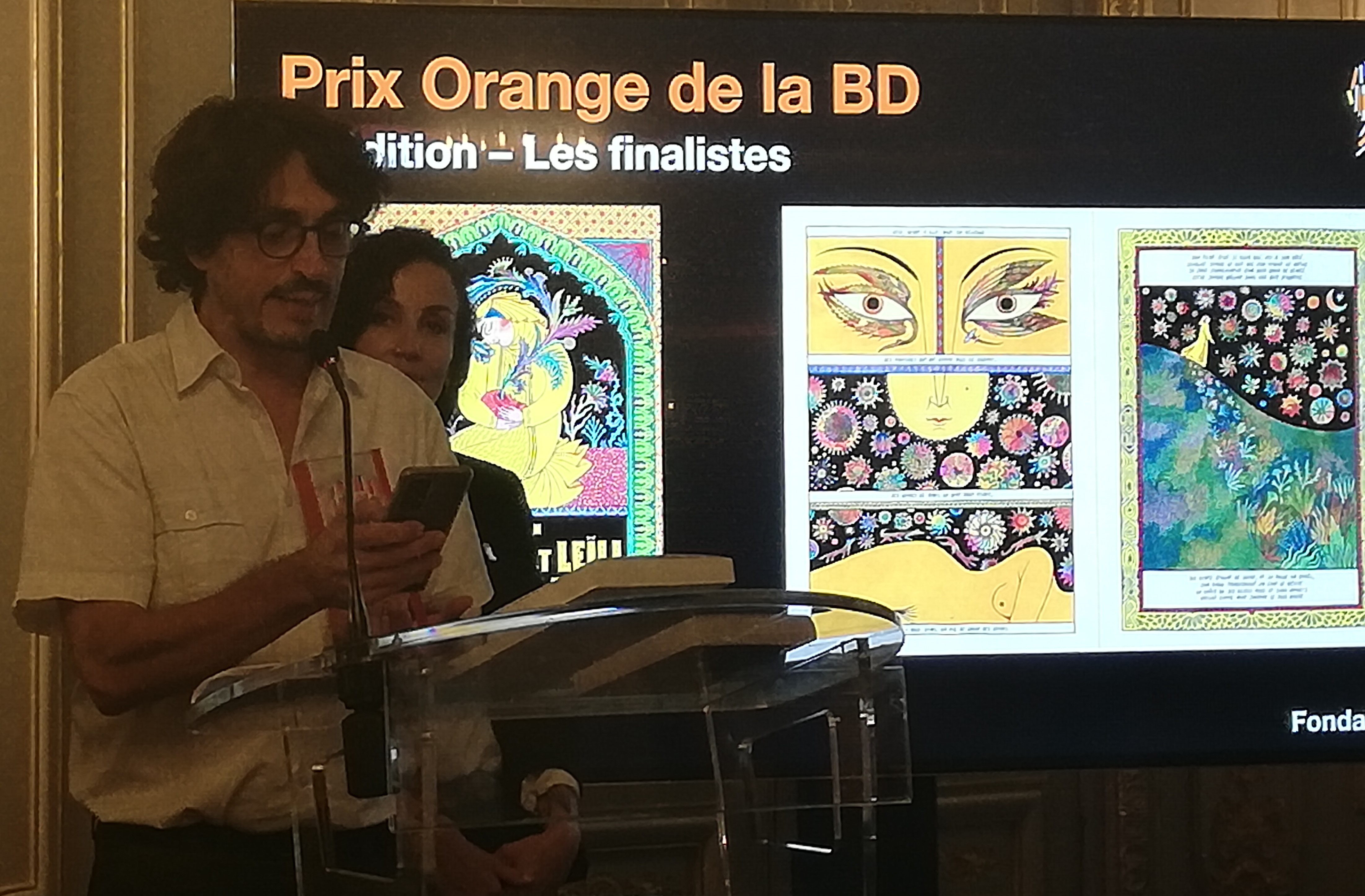 Prix Orange de la BD 2023 pour « Majnoun et Leïli – Chants d'oute-tombe » de Yann Damezin (La Boîte à bulles)