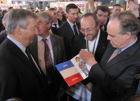 Salon du Livre 2012 : Frédéric Mitterrand choisit son candidat pour la Présidentielle 2012