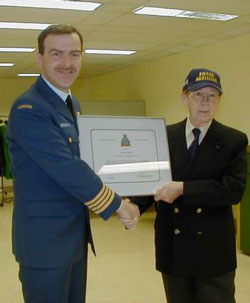 Albert Weinberg honoré par l'armée de l'air du Canada