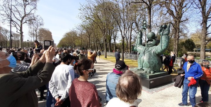 Le Chat de Geluck sur les Champs : le monde de l'Art contemporain sort ses griffes
