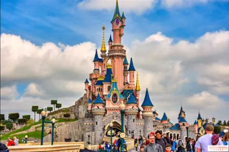 Disneyland Paris : le modèle indépassable du marché français des (…)